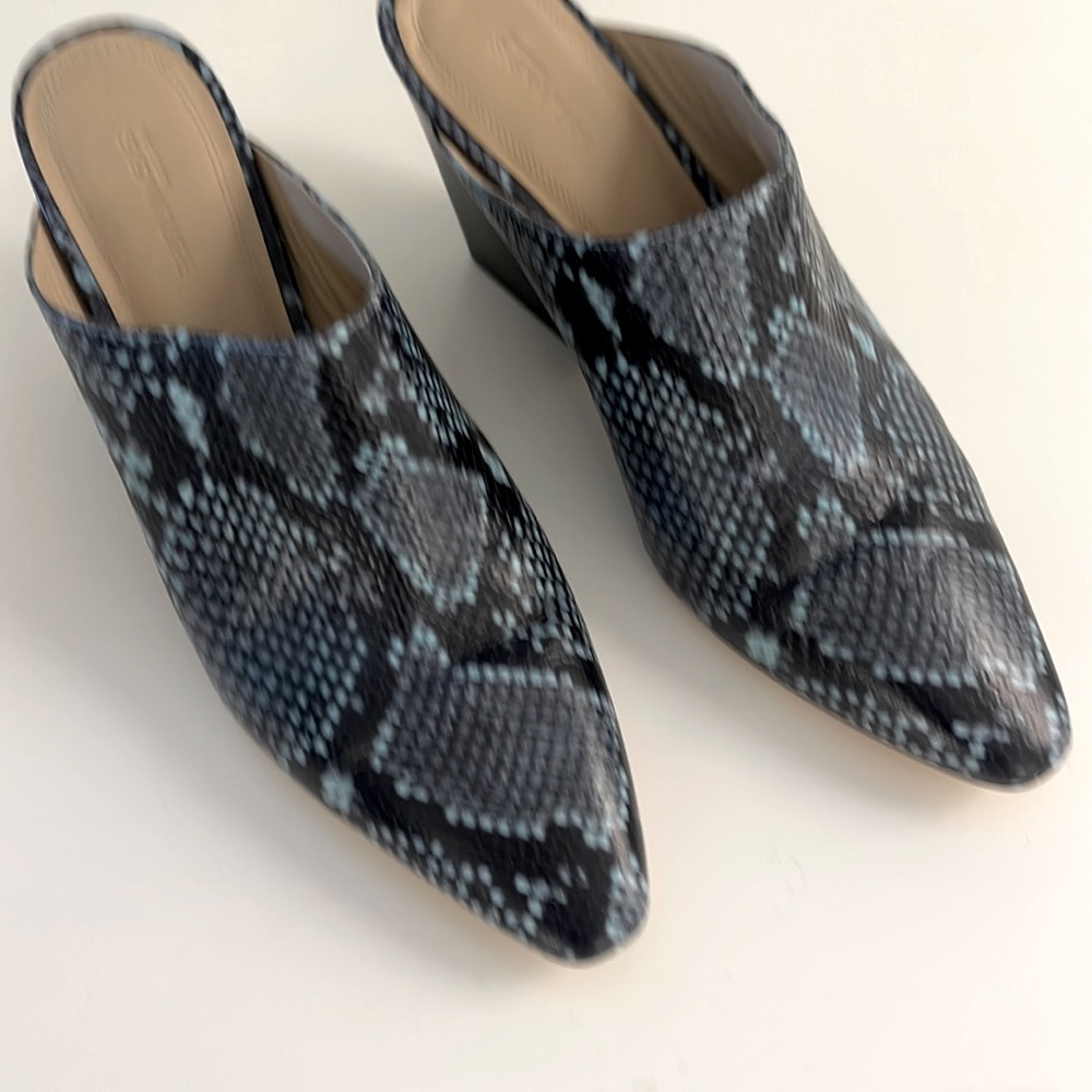 Beautiful Bkue Black Python Mules